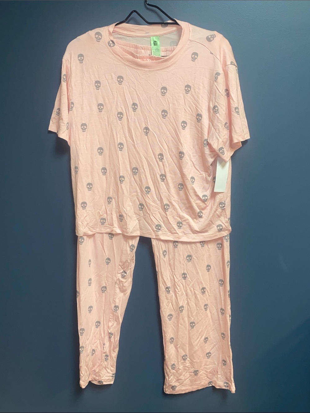 NWT HONEYDEW 2 PIECE PAJAMAS WO SIZE MEDIUM SOFT PINK GRAY SKULLS